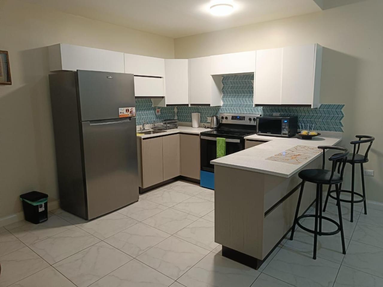Lovely 2 Bedroom C̅ Netflix Across National Stadium Kingston Buitenkant foto